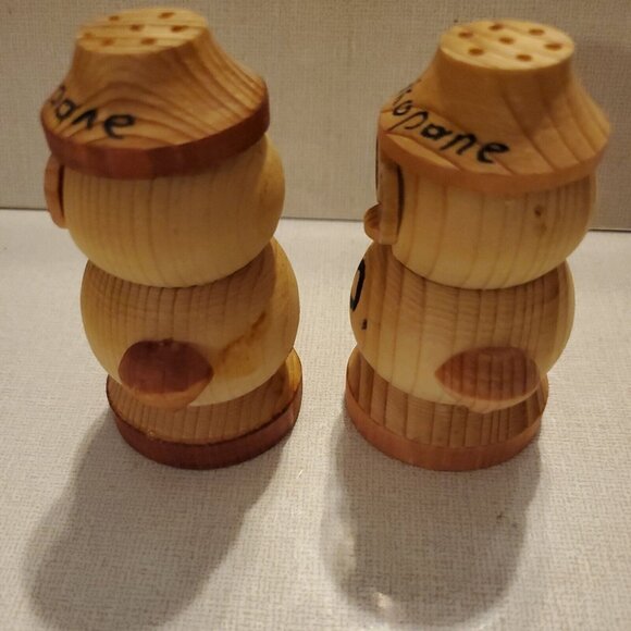 Vintage Wooden Carved Salt and Pepper Shakers Handmade 3" Zakopane Poland Owls - Picture 7 of 8